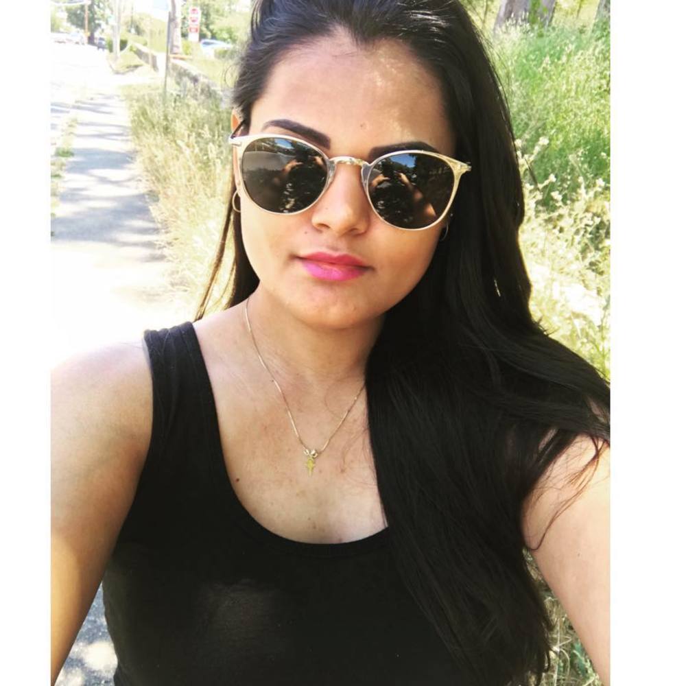 Meet your Posher, Vania